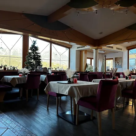 Hotel Der Burgfellnerhof - Adults Only 4*